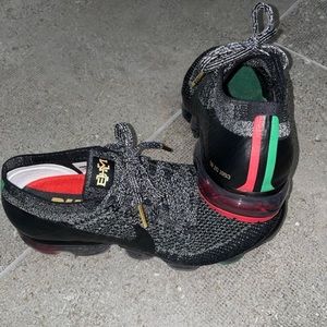 Mens nike air vapormax black history month edition. Worn once.